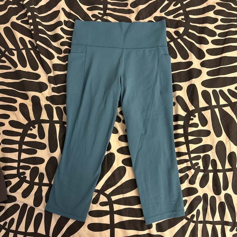 Athleta Salutation Stash High Rise Crop Leggings Blue